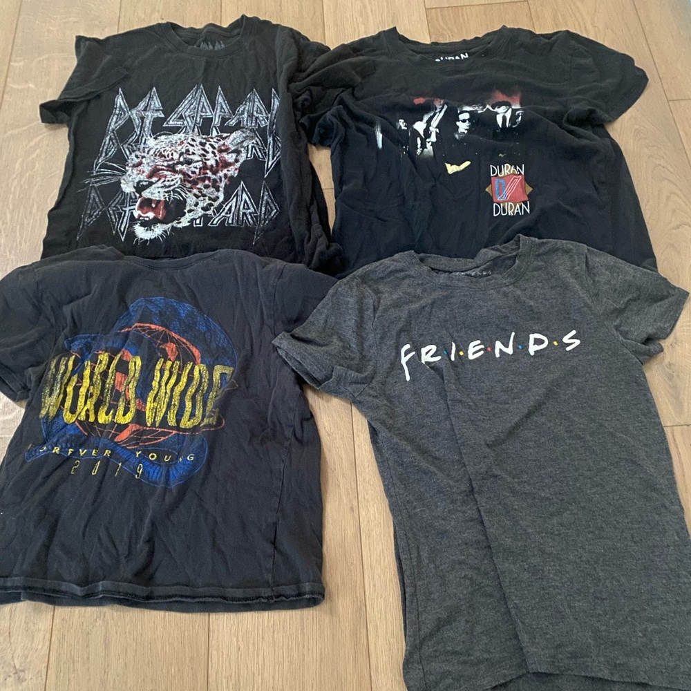 Graphic T-Shirt 4 pack